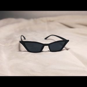 Retro black cat eye sunglasses